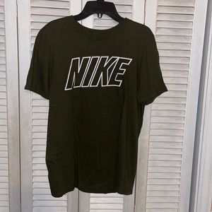 Nike short sleeve shirt